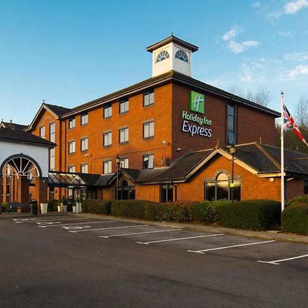 Holiday Inn Express Stafford, An Ihg Hotel Exterior foto