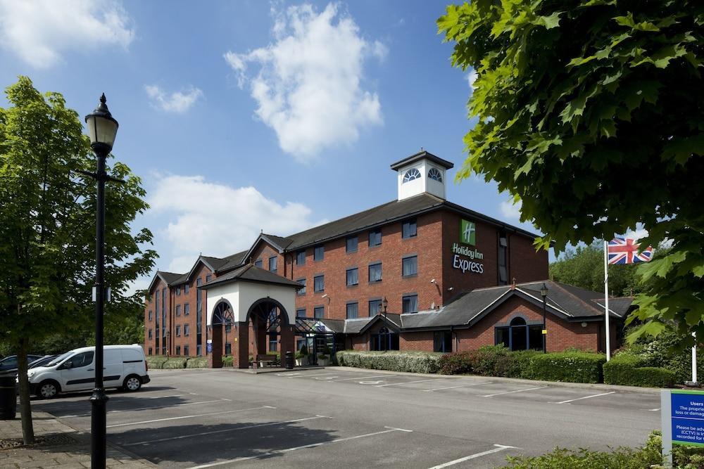 Holiday Inn Express Stafford, An Ihg Hotel Exterior foto