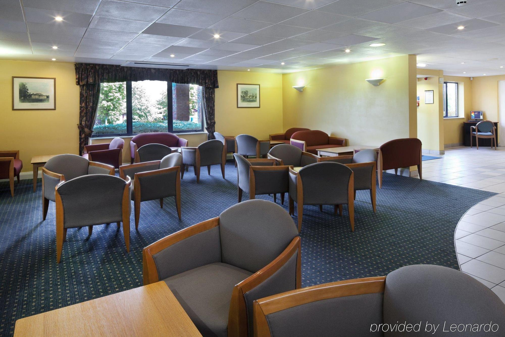 Holiday Inn Express Stafford, An Ihg Hotel Restaurante foto