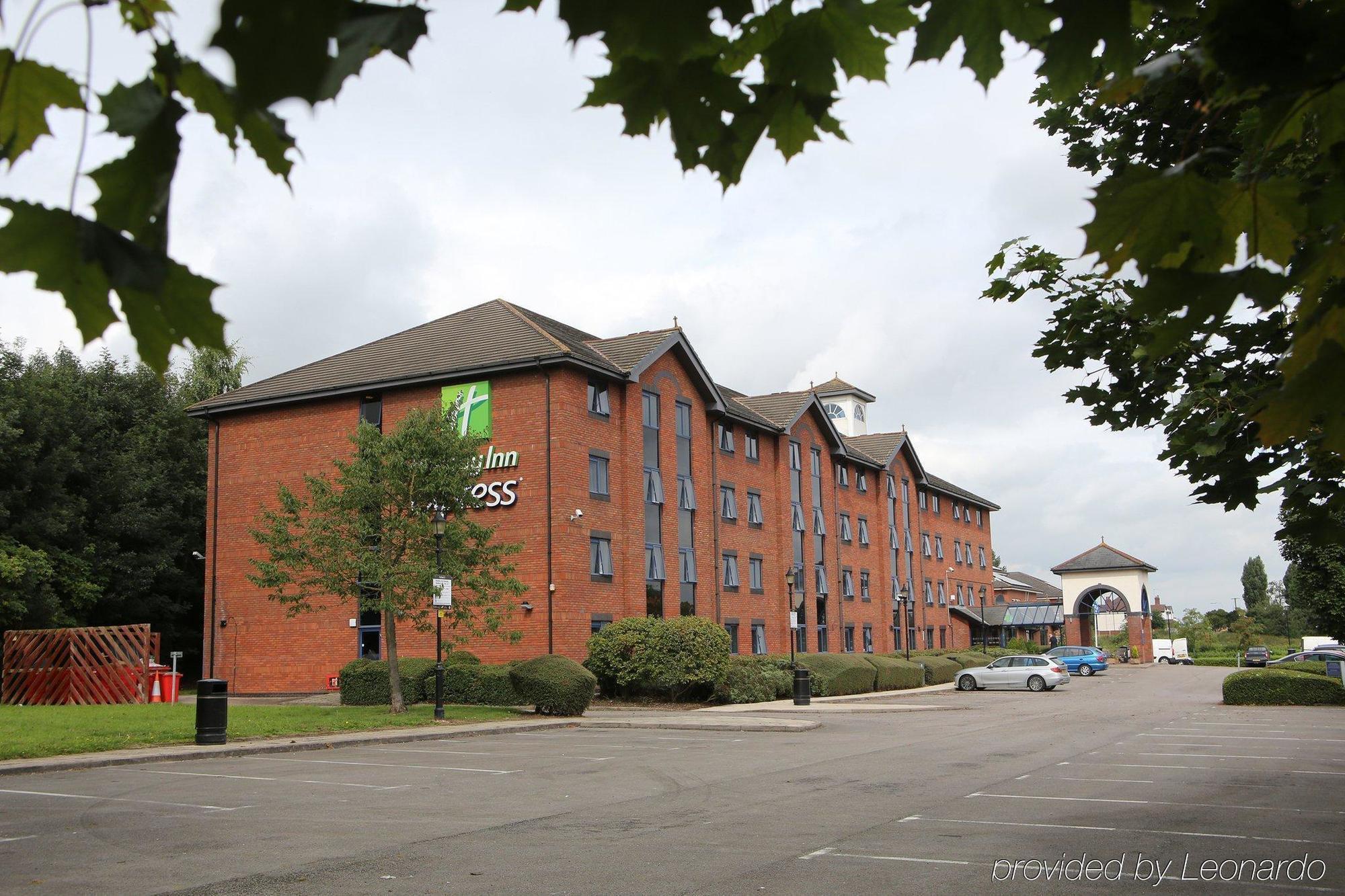 Holiday Inn Express Stafford, An Ihg Hotel Exterior foto